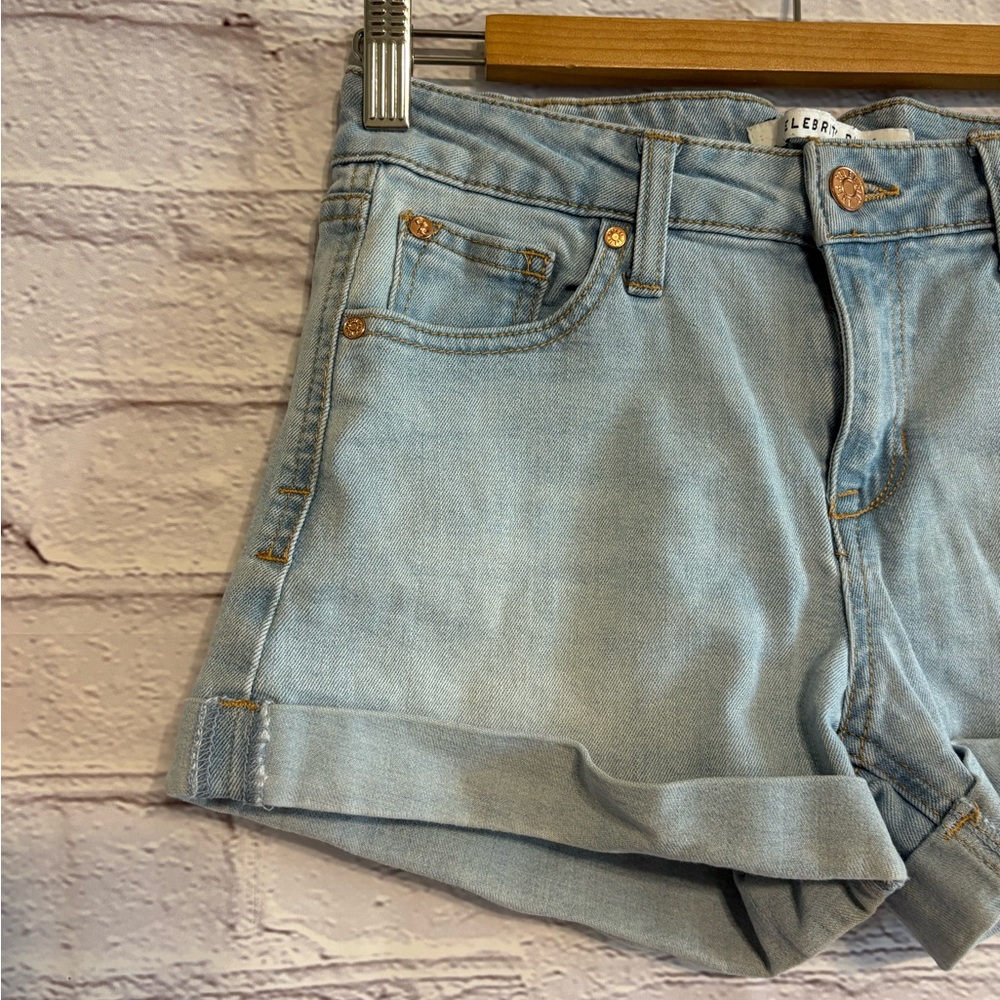 Celebrity Pink mid-rise Short - Picture 2 of 12